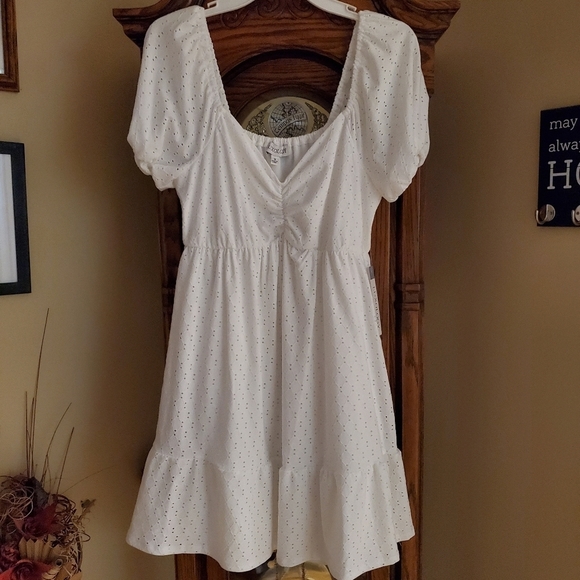 Loxology Women's Eyelet Shift Dress NWOT - Picture 4 of 14